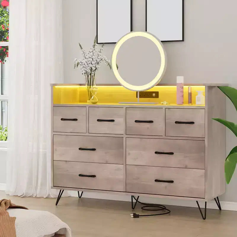Mobile TV COZONY con comò a 8 cassetti, centro multimediale in legno con luce LED e stazione di ricarica, ampio spazio per camera da letto e soggiorno