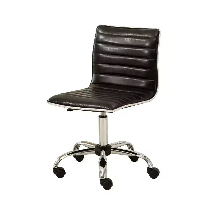 Sedia da Ufficio Regolabile Okak con Sollevamento ad Aria, Sedia da Scrivania Ergonomica con Base in Metallo Cromato, Sedia Girevole a 360 Gradi per Studio e Sala Lettura