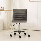 Sedia da Ufficio Regolabile Okak con Sollevamento ad Aria, Sedia da Scrivania Ergonomica con Base in Metallo Cromato, Sedia Girevole a 360 Gradi per Studio e Sala Lettura