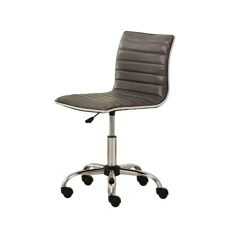 Sedia da Ufficio Regolabile Okak con Sollevamento ad Aria, Sedia da Scrivania Ergonomica con Base in Metallo Cromato, Sedia Girevole a 360 Gradi per Studio e Sala Lettura