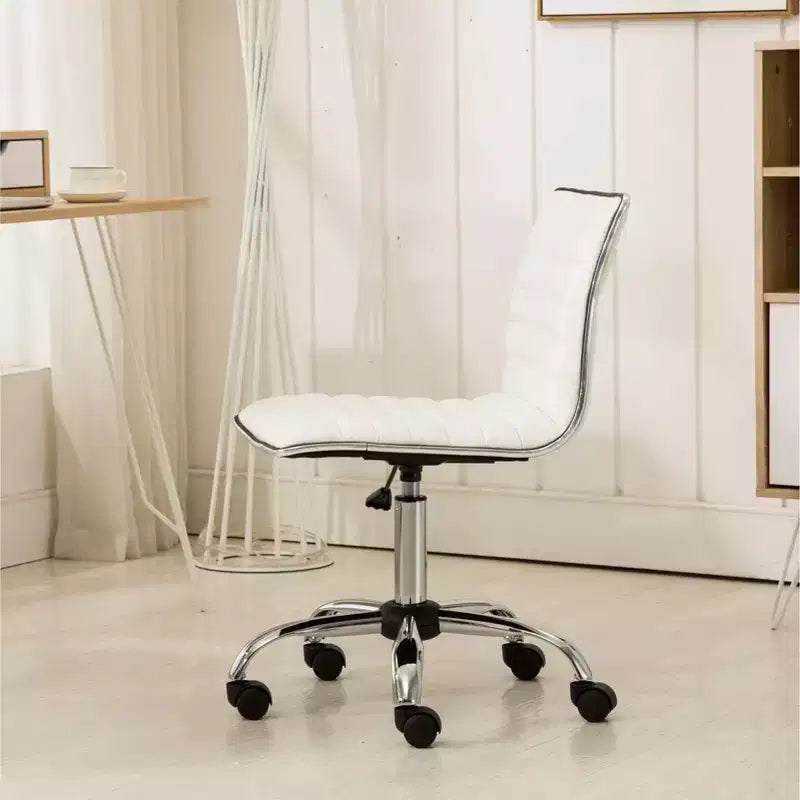 Sedia da Ufficio Regolabile Okak con Sollevamento ad Aria, Sedia da Scrivania Ergonomica con Base in Metallo Cromato, Sedia Girevole a 360 Gradi per Studio e Sala Lettura