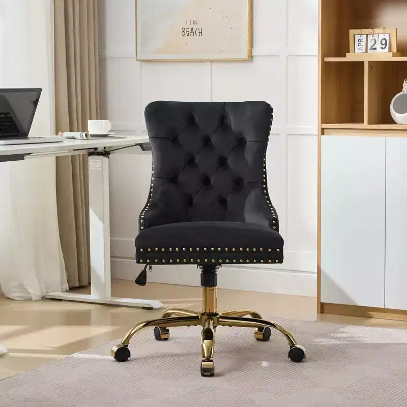 Sedia da ufficio moderna Okak, sedia da scrivania imbottita con base in metallo dorato e bottoni decorativi, sedia comoda regolabile in altezza per ufficio, casa
