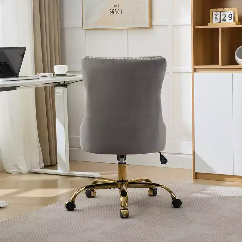 Sedia da ufficio moderna Okak, sedia da scrivania imbottita con base in metallo dorato e bottoni decorativi, sedia comoda regolabile in altezza per ufficio, casa