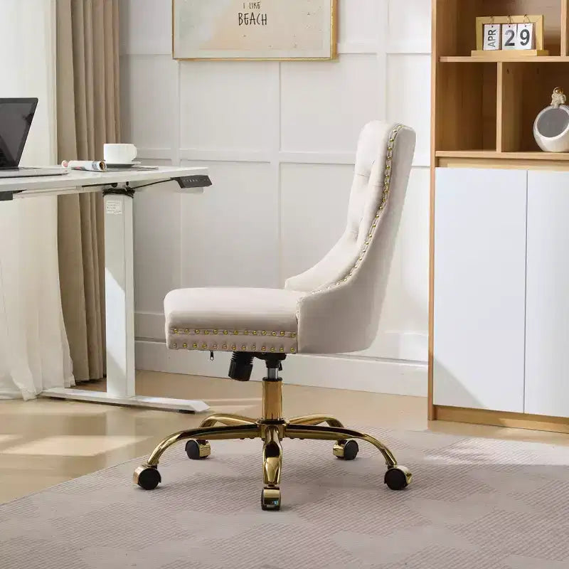 Sedia da ufficio moderna Okak, sedia da scrivania imbottita con base in metallo dorato e bottoni decorativi, sedia comoda regolabile in altezza per ufficio, casa