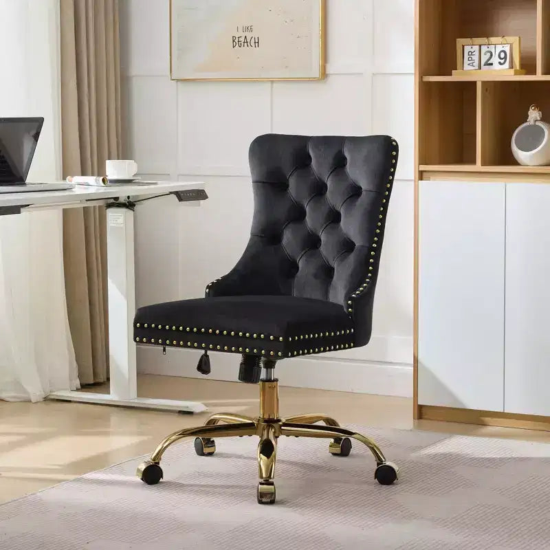 Sedia da ufficio moderna Okak, sedia da scrivania imbottita con base in metallo dorato e bottoni decorativi, sedia comoda regolabile in altezza per ufficio, casa