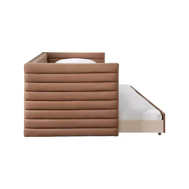 Meridian Furniture, Letto a giorno doppio in pelle vegana Beverly