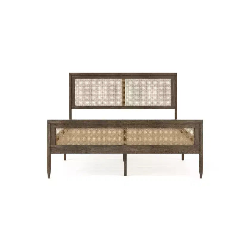 Letto a piattaforma Martha Stewart Jax in legno massello con testiera e pediera in rattan, non richiede rete a molle
