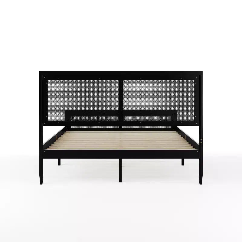 Letto a piattaforma Martha Stewart Jax in legno massello con testiera e pediera in rattan, non richiede rete a molle