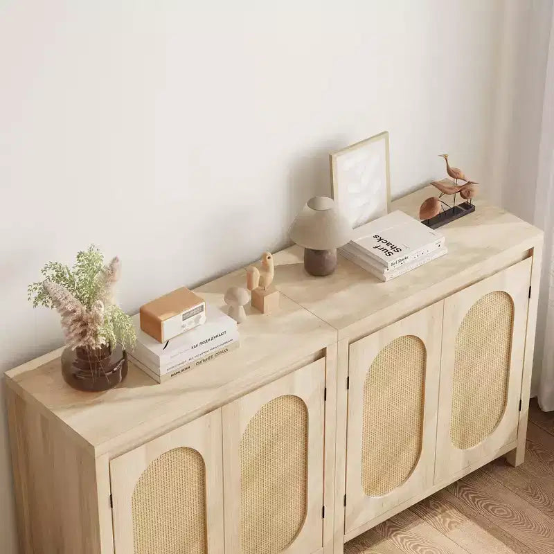 Mobiletto contenitore in rattan GustoWave con ante in PVC intrecciato, credenza/buffet in legno con ripiano regolabile, mobiletto bar in legno