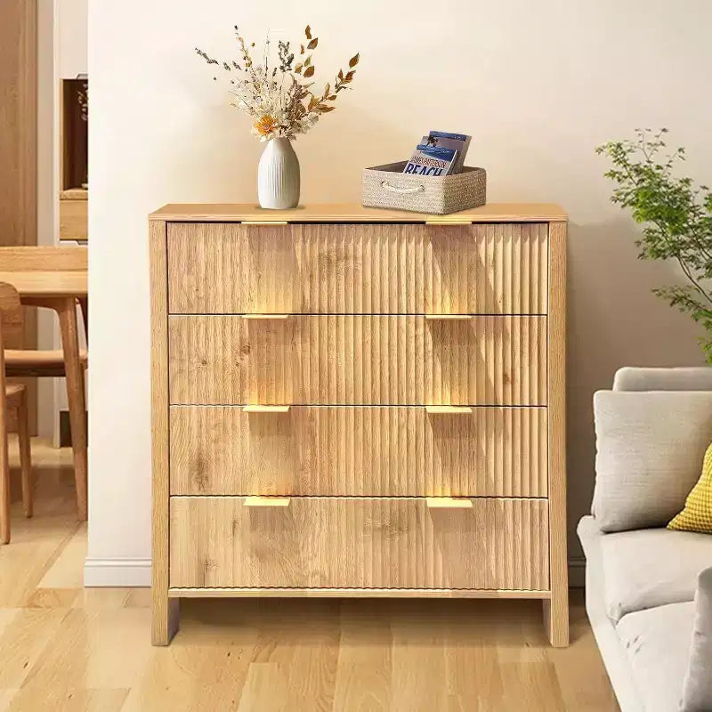 Cassettiera in legno con pannello fluted Waveform e 4 cassetti, comò moderno per camera da letto, soggiorno, cameretta e ingresso
