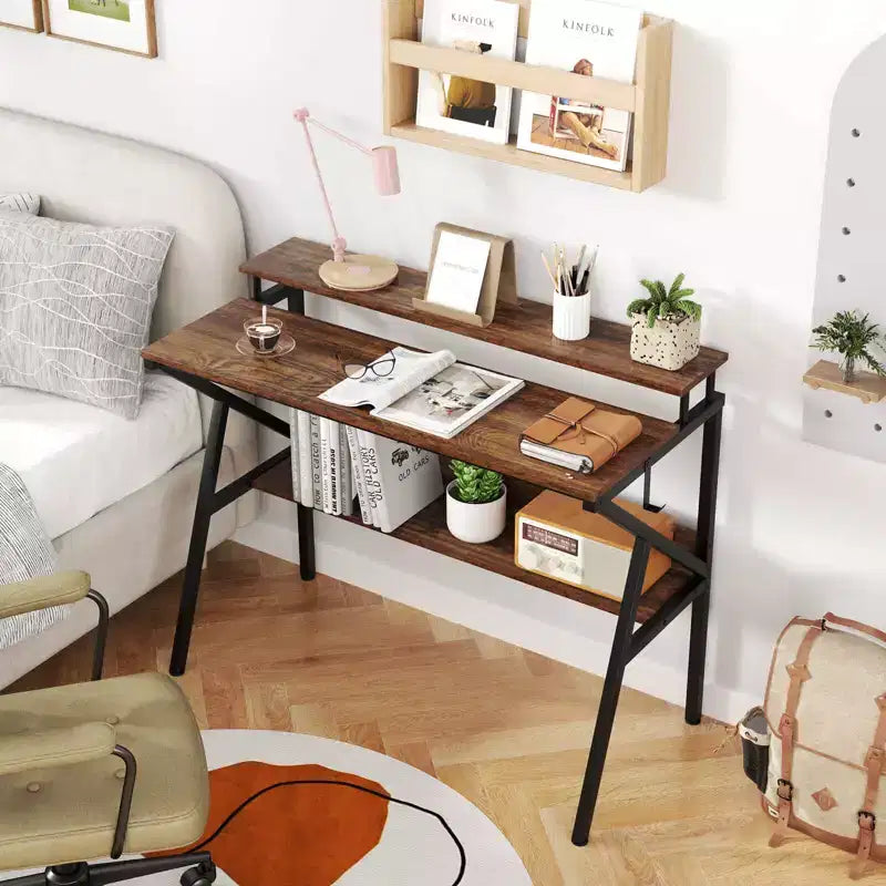 Scrivania per Ufficio Domestico Costway con Supporto per Monitor, Ripiano Aperto e Struttura in Metallo, Gancio per Cuffie Bianco/Marrone/Nero/Rosa