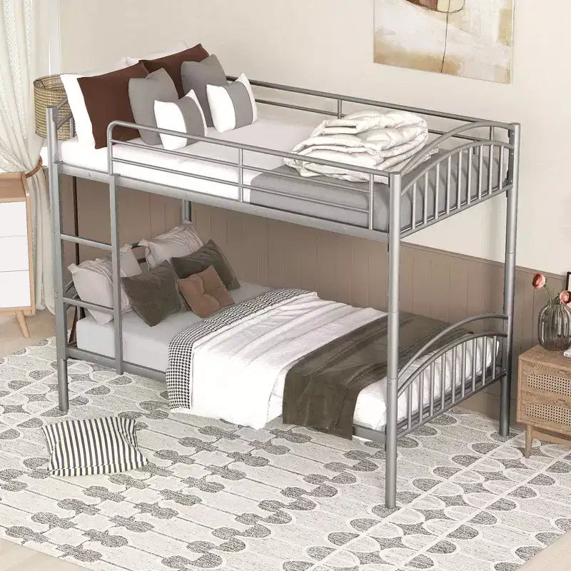 Bellemave Letto a castello in metallo a due piazze con scaletta e ringhiera, convertibile in 2 letti singoli, resistente, salvaspazio per bambini e ragazzi, argento