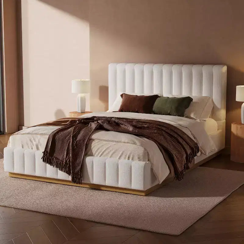Christopher Knight Home Wendy Letto a piattaforma moderno rivestito in lino con testiera spessa trapuntata verticalmente