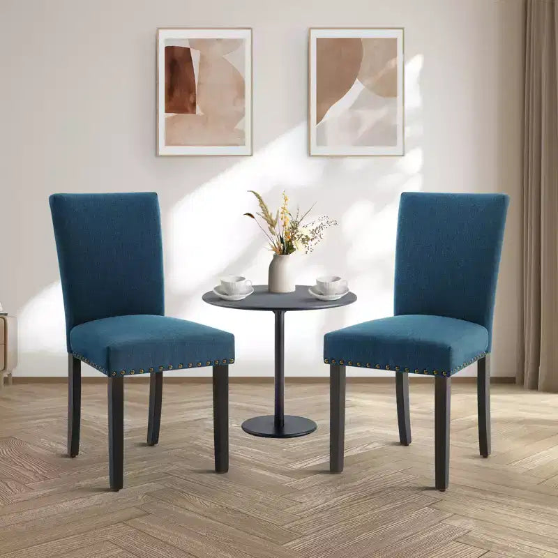 Set di 2 sedie da pranzo Parsons in tessuto con borchie e robuste gambe in legno per sala da pranzo/ristorante/hotel