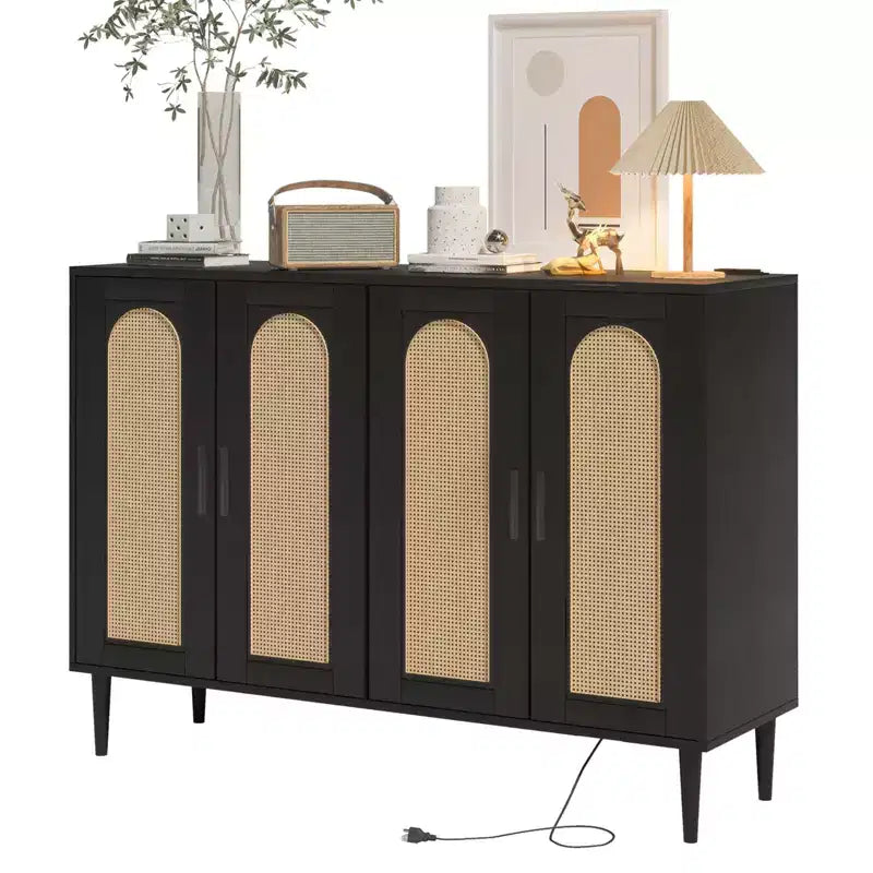 CuisinSmart Mobile Buffet in Rattan, Mobile Contenitore Boho, Mobile Bar con 4 Ante e Presa di Corrente per Cucina, Sala da Pranzo, Soggiorno