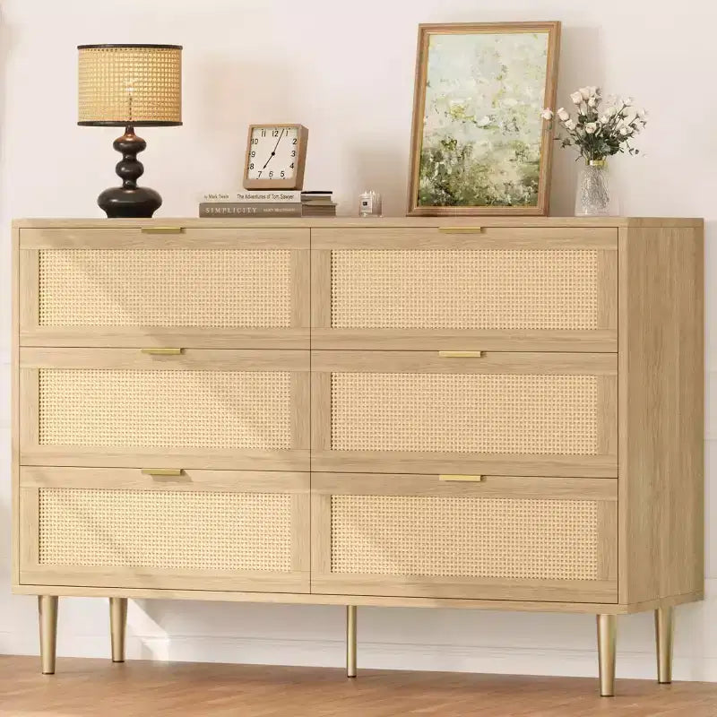 Cassettiera 6 cassetti in Rattan - Comodino 42.5 Boho con Gambe Dorate e Antiribaltamento, Finitura Naturale per Camera da Letto e Soggiorno