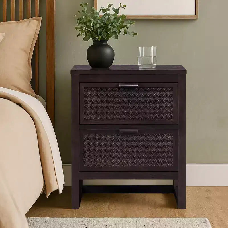 Comodino con 2 cassetti Hatteras Modern Boho con legno massello e dettagli in rattan naturale - Teamson Home