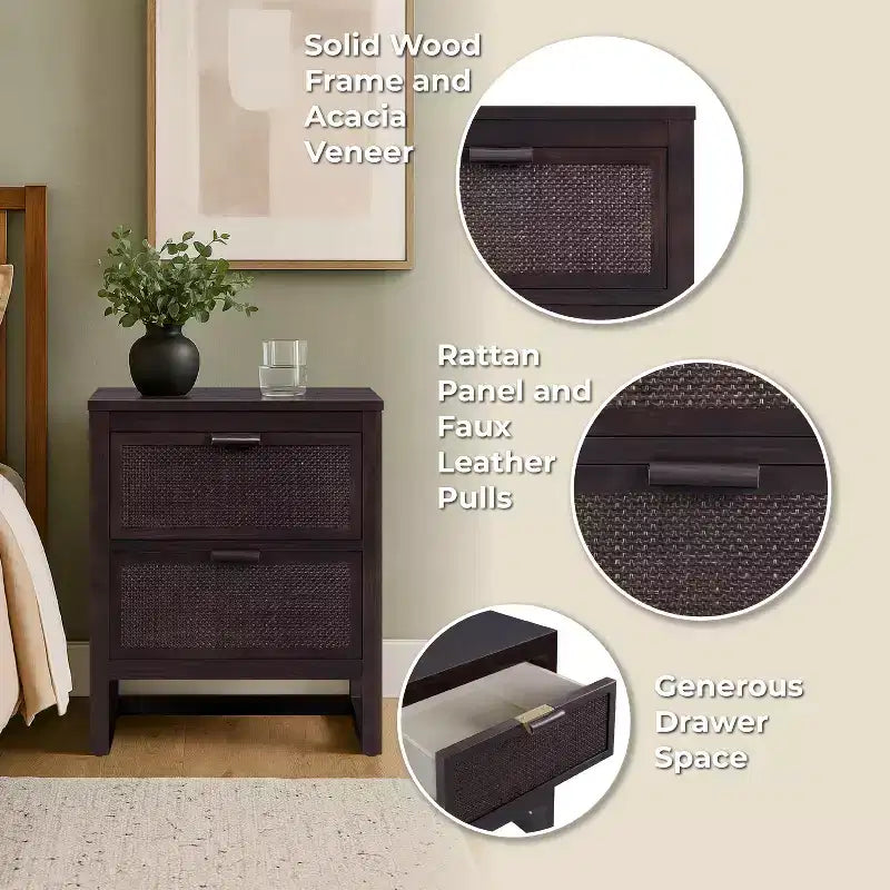 Comodino con 2 cassetti Hatteras Modern Boho con legno massello e dettagli in rattan naturale - Teamson Home