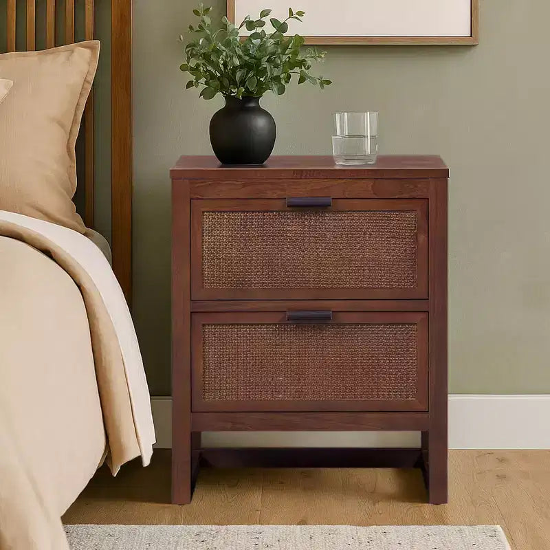 Comodino con 2 cassetti Hatteras Modern Boho con legno massello e dettagli in rattan naturale - Teamson Home