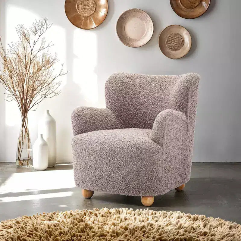 GDFStudio Suncook, poltrona moderna imbottita con schienale curvo e piedini a sfera