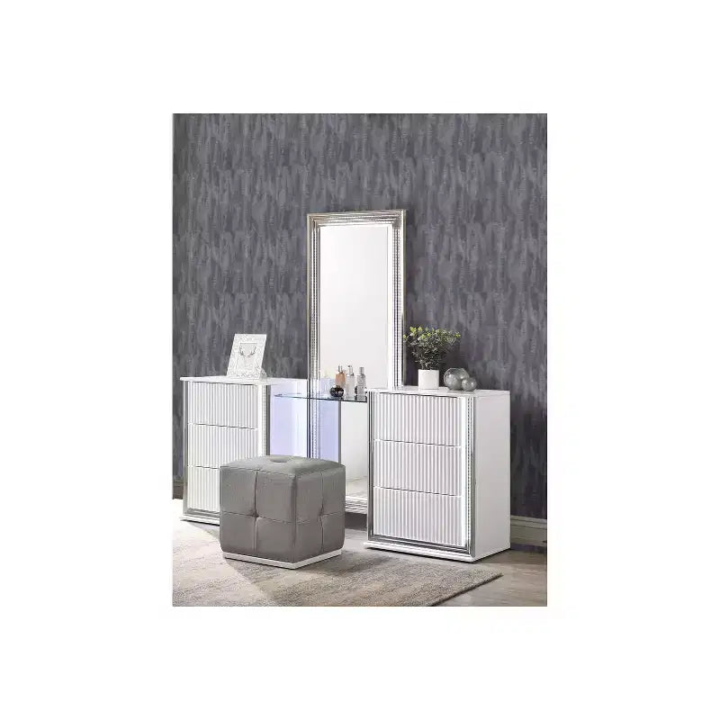HomeStock Cassettiera verticale in MDF da 19,69 pollici con 14 cassetti in finitura grigia