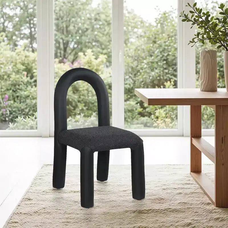 Meridian Furniture, Sedia da Pranzo Amari in Ecopelle e Tessuto Bouclé, Set da 2