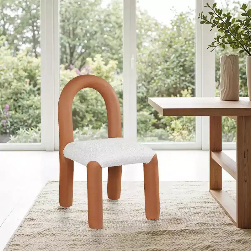Meridian Furniture, Sedia da Pranzo Amari in Ecopelle e Tessuto Bouclé, Set da 2