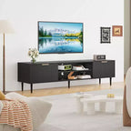 Mobile TV moderno COZONY con pannello scanalato e vani portaoggetti, Consolle per centro di intrattenimento per soggiorno