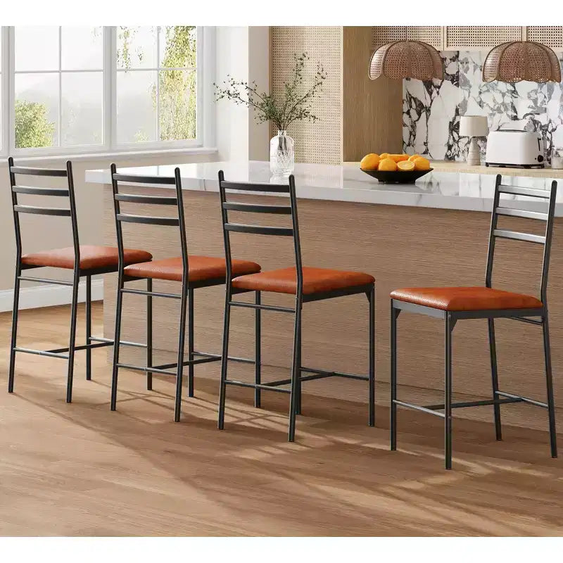 Set di 4 Sgabelli da Bar Altezza Bancone, Sedie da Bar Rivestite in Ecopelle con Cuscino Spesso, Schienale e Poggiapiedi per Isola Cucina