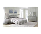HomeStock Specchio con Finitura Argento e Design Contemporaneo Elegante Accento per la Camera da Letto per un Look Raffinato