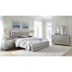 HomeStock Specchio con Finitura Argento e Design Contemporaneo Elegante Accento per la Camera da Letto per un Look Raffinato