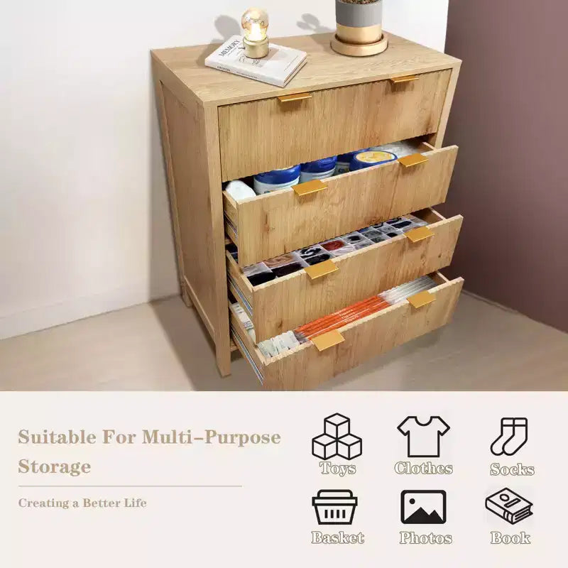Comò a 4 cassetti, Cassettiera scanalata, Mobile cassettiera alto in legno stile rustico con maniglie dorate,
