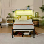 Struttura Letto Matrimoniale in Metallo FurnitureR con Luci LED e Stazione di Ricarica, Base per Materasso, Testiera e Pediera in Ferro Battuto, Ripiani portaoggetti, Nero