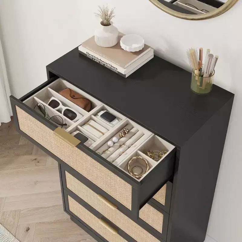 Comò in Rattan a 5 Cassetti, 118,6 cm di Altezza Nero, Cassettiera a 5 Scomparti con Maniglie in Metallo e Robusta Base in Legno per Camera da Letto, Soggiorno, Cameretta