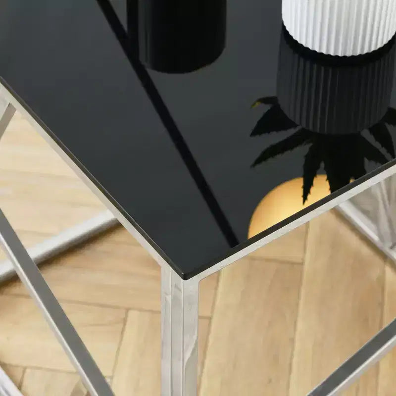 Tavolino console moderno Okak con piano in vetro temperato, tavolino d'appoggio con elegante e robusta struttura in metallo, tavolino da ingresso per soggiorno, foyer