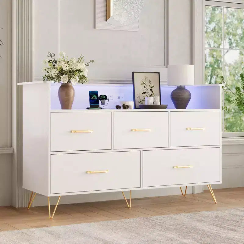 GustoWave Comodino Moderno in Legno con 5 Cassetti e Luci a LED, Cassettiera Autoportante da 120 cm, Organizzatore Contenitore con Gambe Dorate