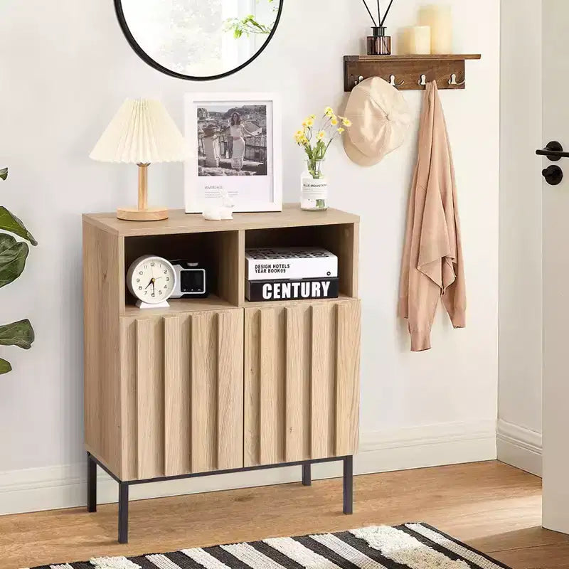 COZONY Credenza a Buffet Industriale 72,9 cm H, Madia Moderna con Anta a Pannello Scanalato e Gambe in Metallo per Soggiorno Sala da Pranzo