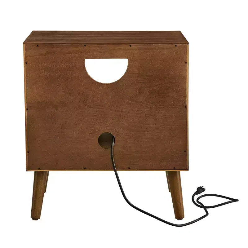 Comodini MAYEERTY Mid Century Modern scanalati con stazione di ricarica, gambe in legno massello con spazio aperto e cassettiera, Noce, per camera da letto