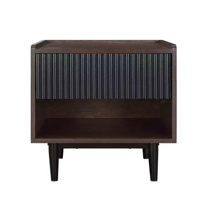 GDFStudio Duane comodino scanalato moderno di metà secolo con 1 cassetto e 1 ripiano inferiore