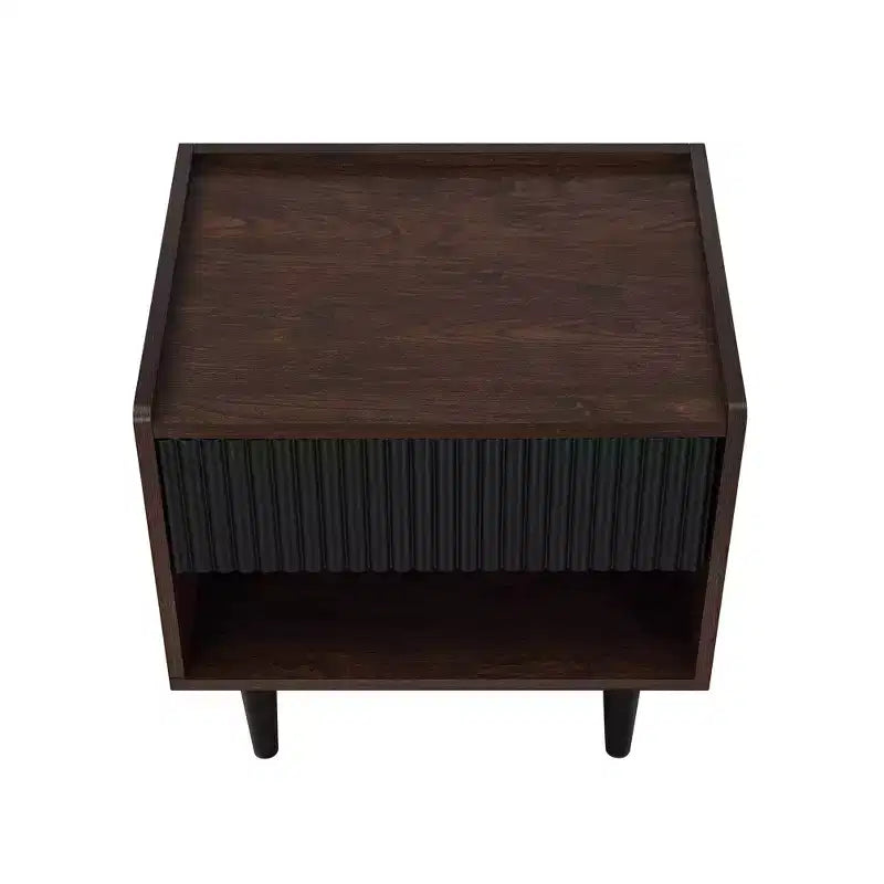 GDFStudio Duane comodino scanalato moderno di metà secolo con 1 cassetto e 1 ripiano inferiore