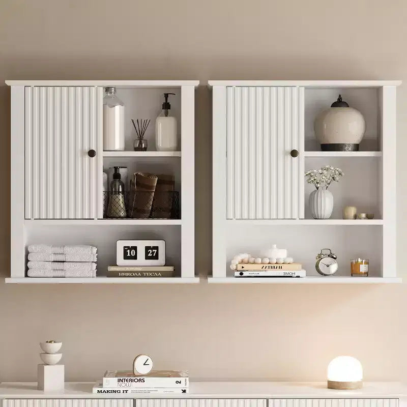 Mobiletto pensile Heynemo con anta scorrevole scanalata, Armadietto da bagno a parete con ripiani regolabili, Mobiletto sopra WC, Certificazioni TSCA ed EPA, Bianco