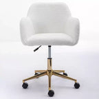 Questa sedia girevole da ufficio è regolabile in altezza, ha le ruote, le gambe placcate in oro e la base cromata.