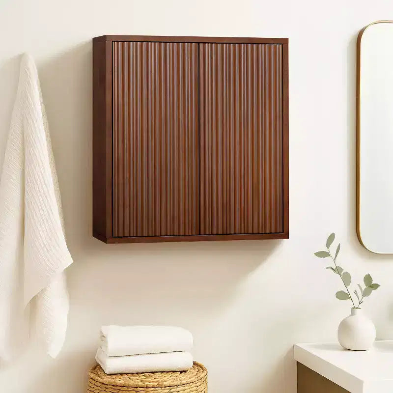 Teamson Home Tremolo Mobiletto da Parete a 2 Ante Moderno Bohemien con Legno Massello e Frontali Scanalati Contemporanei