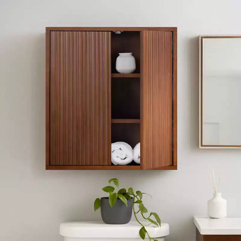 Teamson Home Tremolo Mobiletto da Parete a 2 Ante Moderno Bohemien con Legno Massello e Frontali Scanalati Contemporanei
