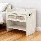 COZONY Comodino in Rattan con Stazione di Ricarica, Tavolino da Notte Boho con USB Tipo-C e Prese di Corrente per Camera da Letto e Soggiorno