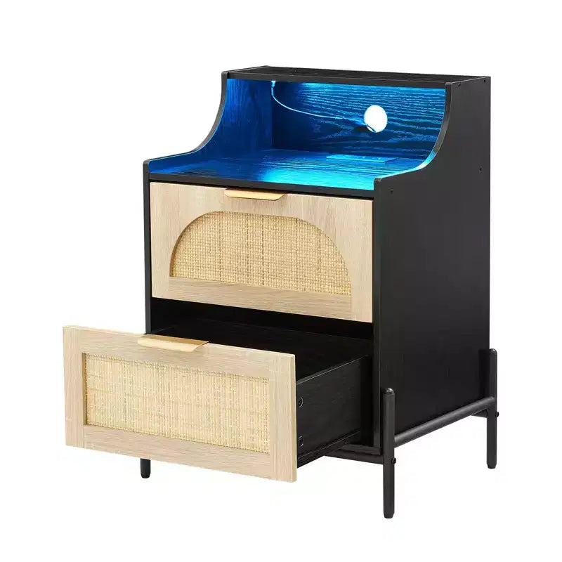 Comodino GustoWave in legno con bordo curvo e luce, comodino a tre cassetti per camera da letto/soggiorno, comodino compatto naturale