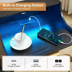Comodino in Legno, Set di 2, Comodino in Rattan con Stazione di Ricarica, Porte USB e Prese, Tavolino da Notte Moderno con Cassetto in Rattan
