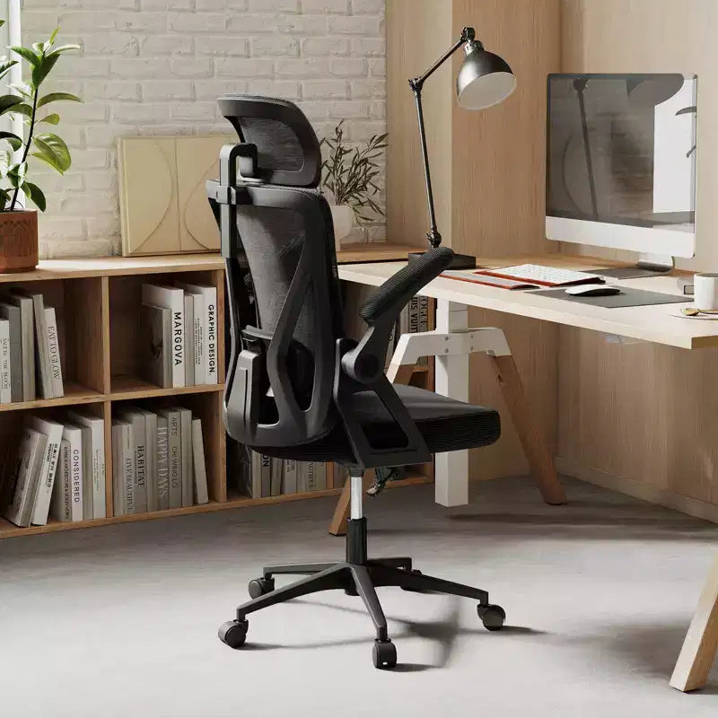 Sedia da ufficio ergonomica in rete Costway con supporto lombare e poggiatesta regolabili, colore nero
