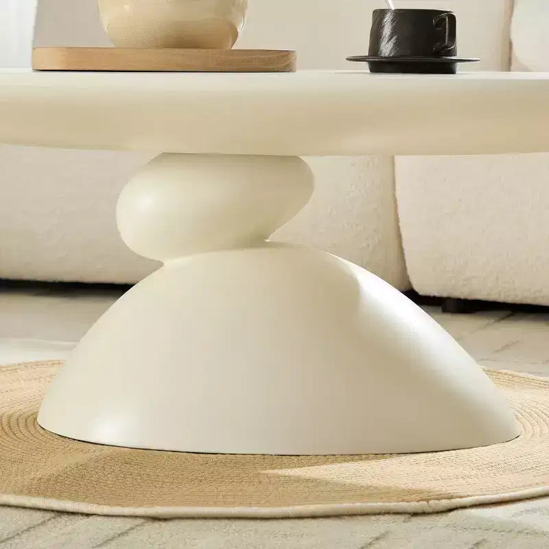 Tavolino da Caffè in Fibra di Vetro Ovale con Base Scultorea 47 Lucky Stone Bianco Latte