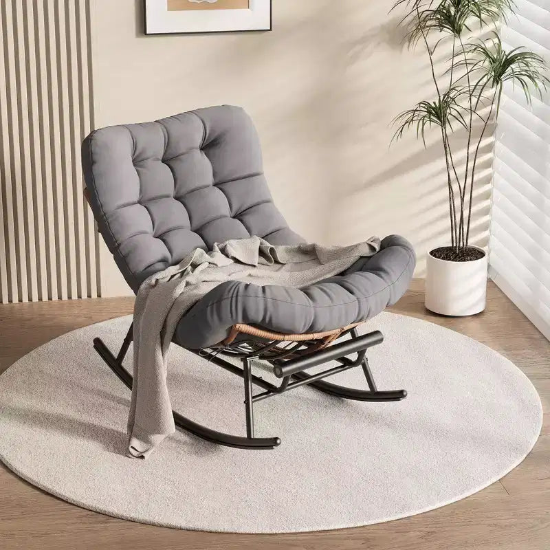 Sedia a Dondolo Oversize con Poggiapiedi, Poltrona Relax Imbottita con Telaio in Metallo, Sedia Reclinabile per Patio, Cortile, Camera da Letto, Giardino
